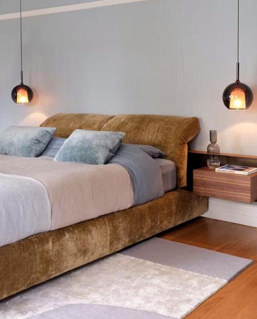 Сможете узнать. Какой стиль использовал дизайнер.