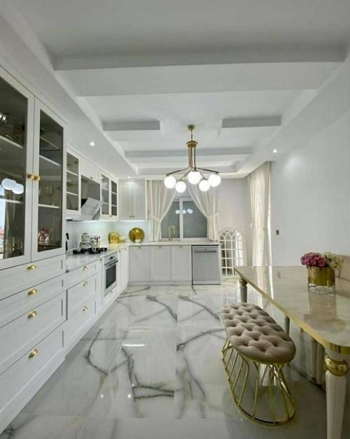 Этому ремонту уже год. 06