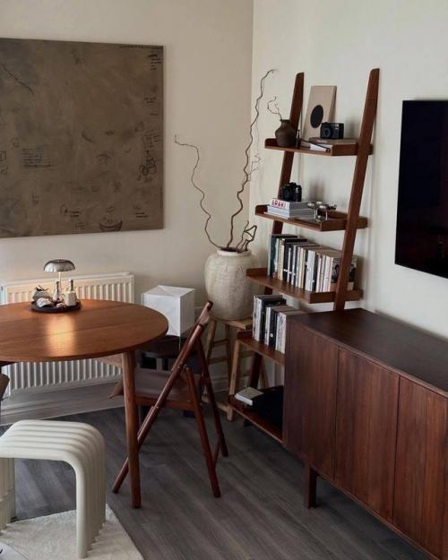 Глубокие оттенки и фактура дерева. 01