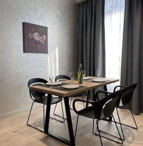 Бюджетный ремонт.  Делали сами без дизайнера, но кажется получилось неплохо. 05