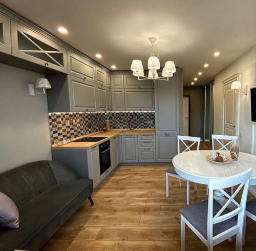 Стильный серый цвет на кухне. 04