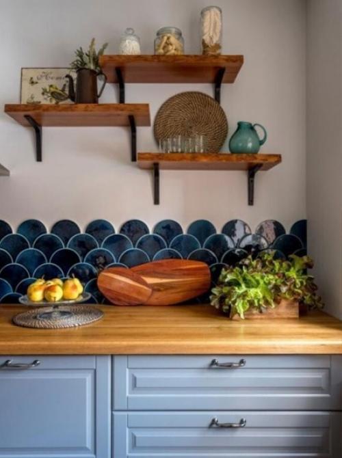 Интересная квартира. С необычным декором, и замечательно подобранными цветами. 01