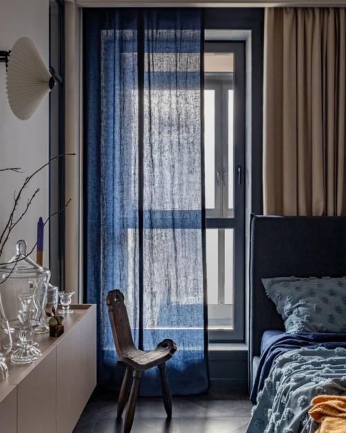 Голландский синий в интерьере: стильная квартира в Минске. 05
