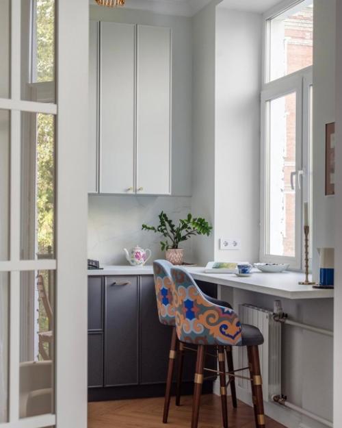 Эта квартира в сталинке расположена. 04