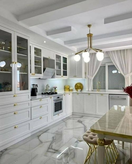 Этому ремонту уже год. 02