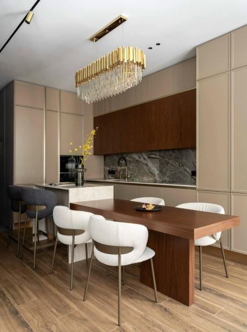 Молдинги и золото: квартира в Санкт-петербурге для молодой семьи. 02