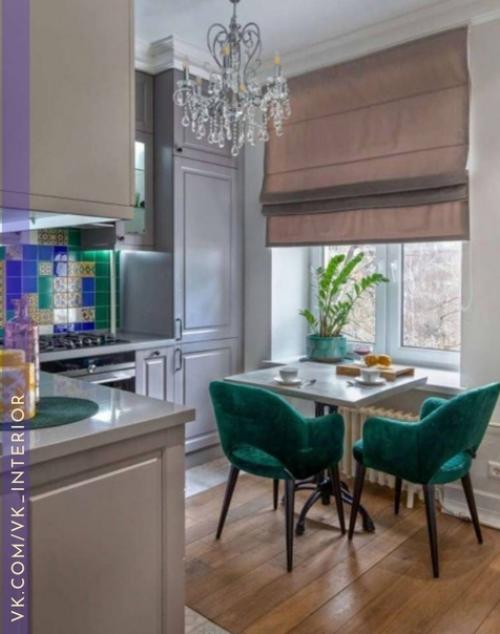 Хоть что-то не банально серое. 01