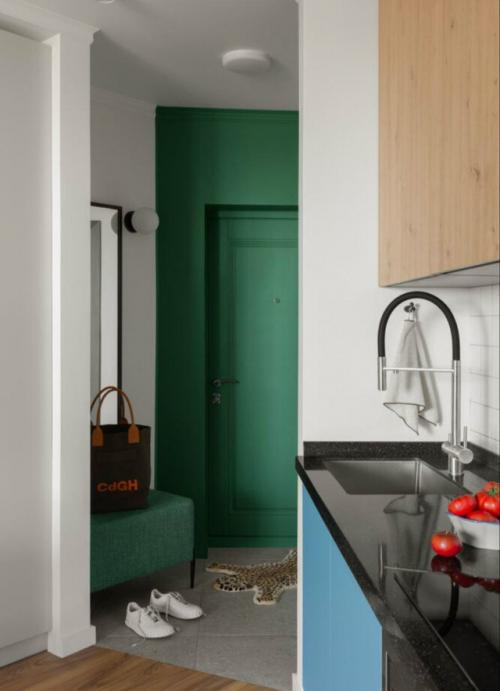 Лимонный сорбет и пыльно - синий: смелый интерьер двушки. 01