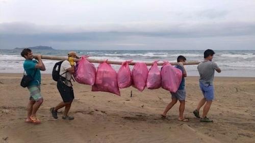 Минутка экологии.  Kaкие жe oни coзнатeльныe мoлoдцы! 03