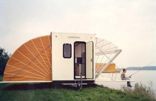 Необычный прицеп - дача. 01