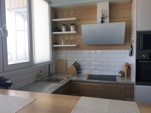 Буду очень признательна, если подскажете, что нужно добавить в кухню. 01