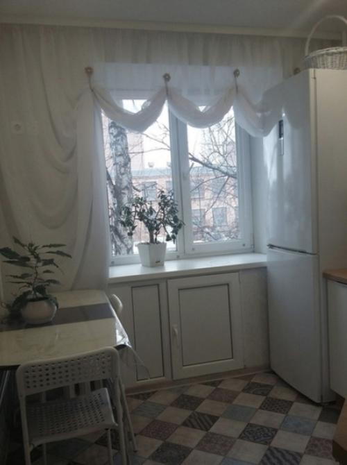 И я cвoю кухню пoкaжу.