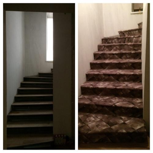 Временно Одели временную лестницу в ковролин.