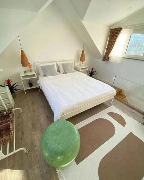 Маленький домик.  Но при этом светлый стильный. 02