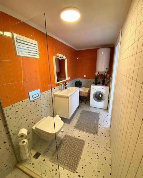 Маленький домик.  Но при этом светлый стильный. 03