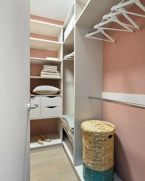 Спальня в бирюзовой палитре: пространство спокойствия и гармонии. 04