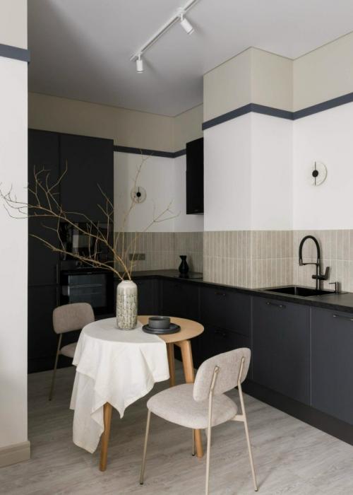 Современная квартира с характером: спокойствие, ритм и акценты.

