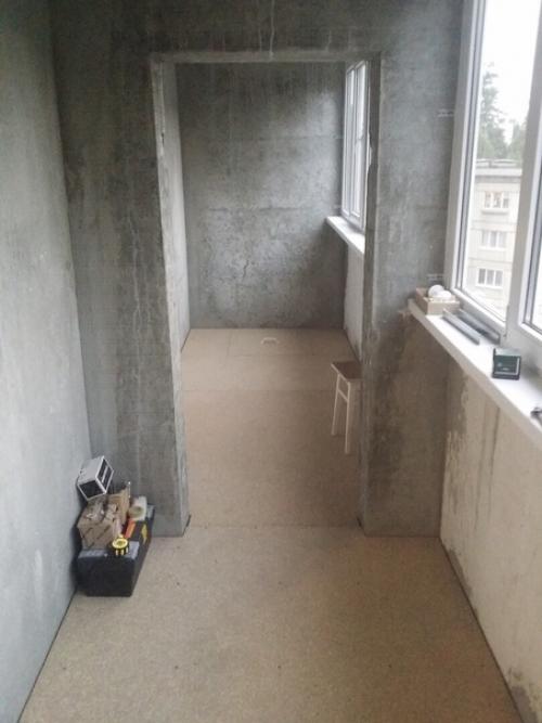 Делал балкон по выходным, это заняло много времени. 02