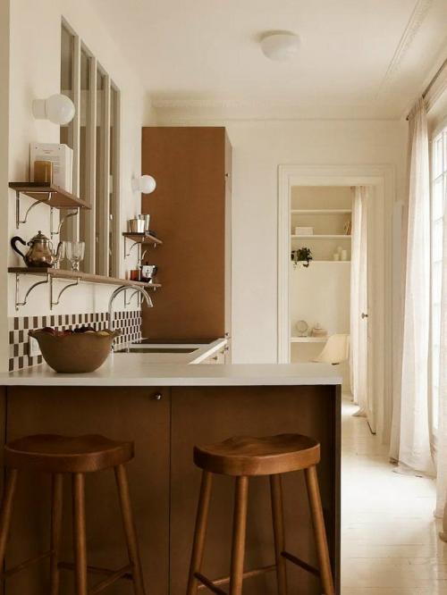 Парижская история с современным акцентом. 01