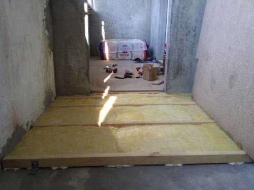 Делал балкон по выходным, это заняло много времени. 01