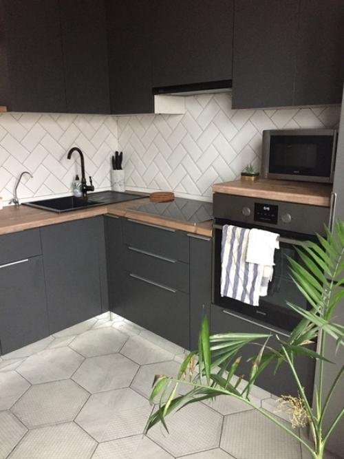 Не слушали родственников и сделали кухню о какой мечтали. 01