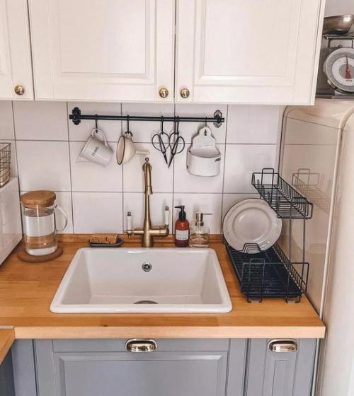 Стильная кухня, которую хозяева уже обжили.