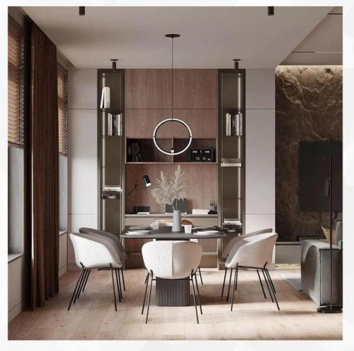 Большая, просторная кухня.