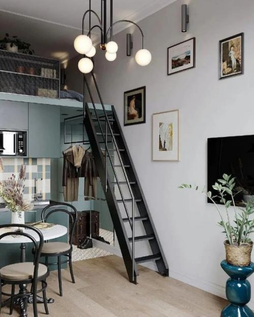 Эта квартира - студия совсем маленькая, всего 13 м 2. 03