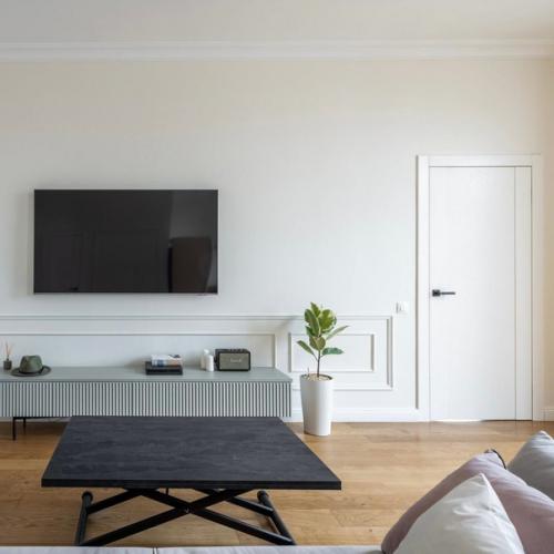 Свет и чистота в старинном жилом фонде.