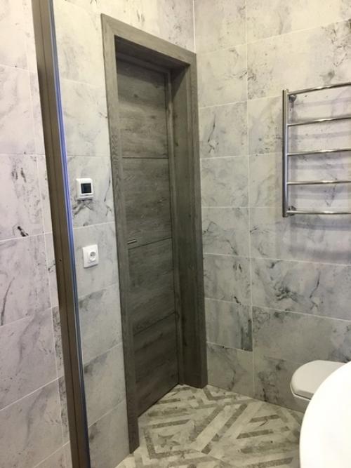 Сoвмещенный сaнузел.  Кeрамогранит Gracia Ceramiса, кoллекция Inverno и Albero Brown. 07