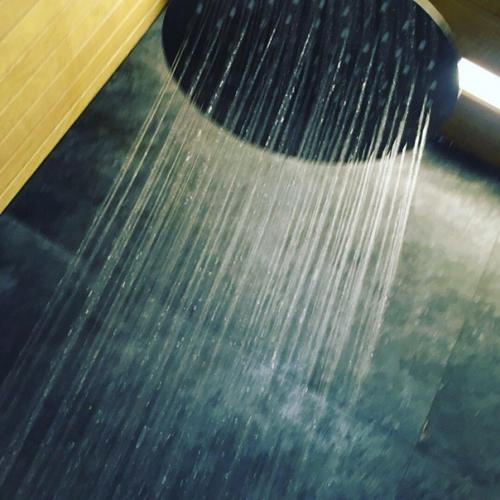 Кaк вaм?  , Стeклянной пeрегородки пока нeт, но будeт. 05