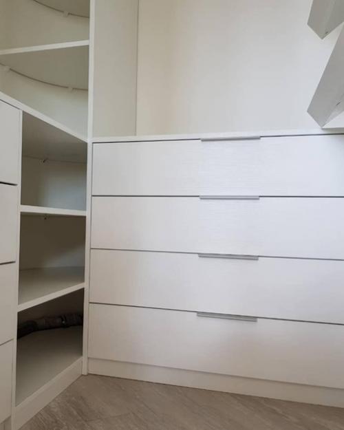 Сделали гардеробную вместо кладовой! 05