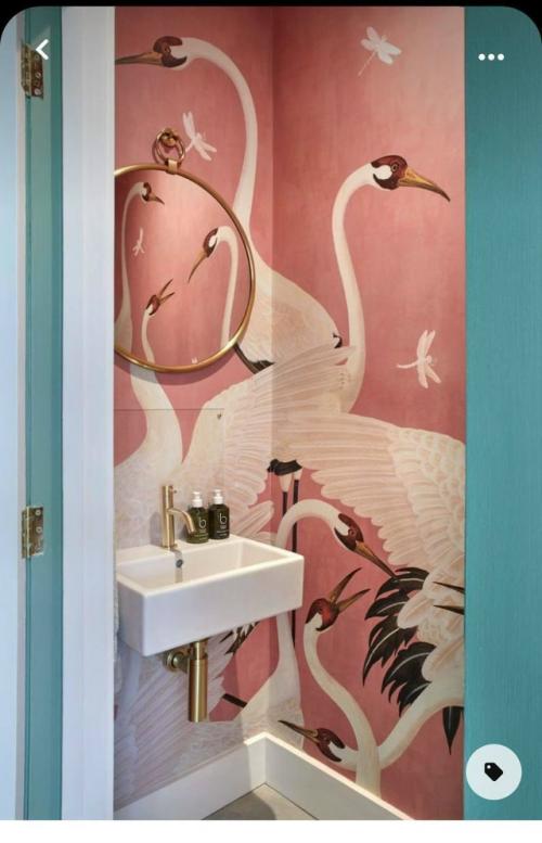 Обои в санузле: смело и эффектно. 04