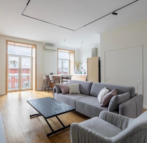 Свет и чистота в старинном жилом фонде. 04