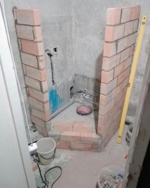 Решил, что лучше душевая, чем непонятного размера ванная! 02