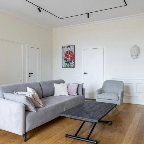 Свет и чистота в старинном жилом фонде. 02