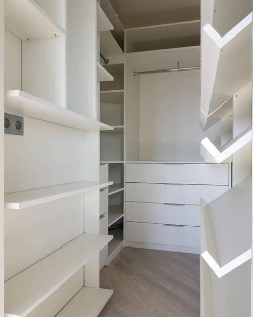 Сделали гардеробную вместо кладовой! 03