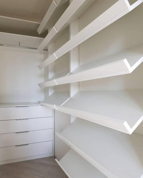 Сделали гардеробную вместо кладовой! 01