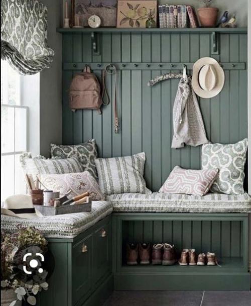 Много вариантов для зон прихожей в загородном доме. 02