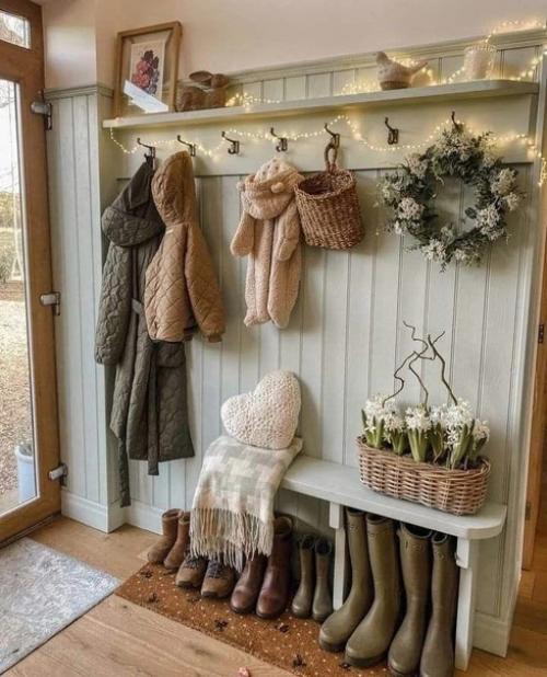 Много вариантов для зон прихожей в загородном доме. 04