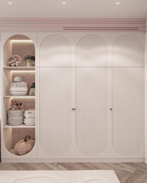 Нежная, приятная спальная комната в пудровых оттенках. 05