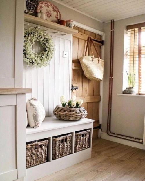 Много вариантов для зон прихожей в загородном доме. 03