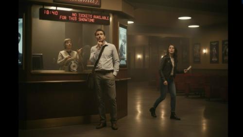 После работы решил немного развеяться и сходить в кино.  