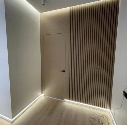 Отличное решение для оформления коридора. 01