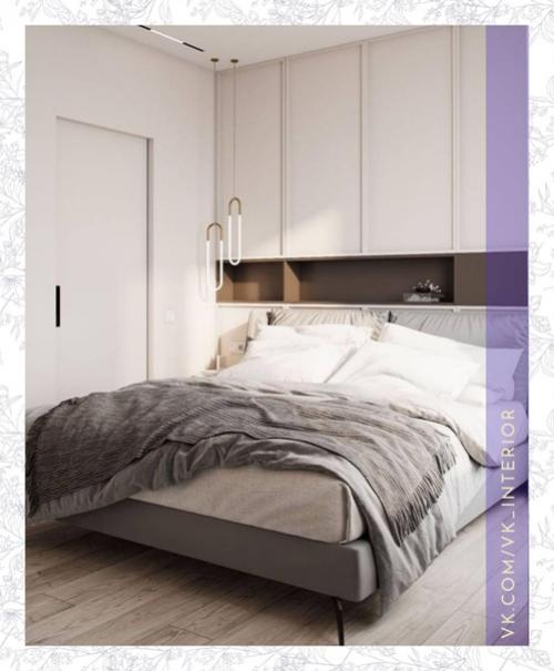 У этой спальни очень строгий дизайн, но от этого она не стала менее уютной и теплой. 01