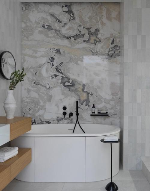 Семейная пара с ребенком решила обновить свою квартиру. 06