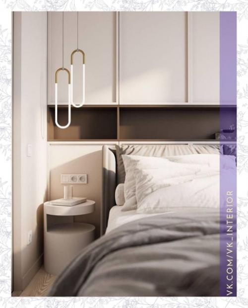 У этой спальни очень строгий дизайн, но от этого она не стала менее уютной и теплой.