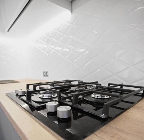 Дизайн интерьера кухни в сером цвете. 05