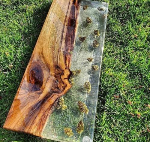 Самые красивые столы из эпоксидки. 04