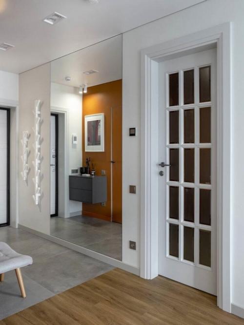 Студия с яркими акцентами и стильным гардеробом. 08